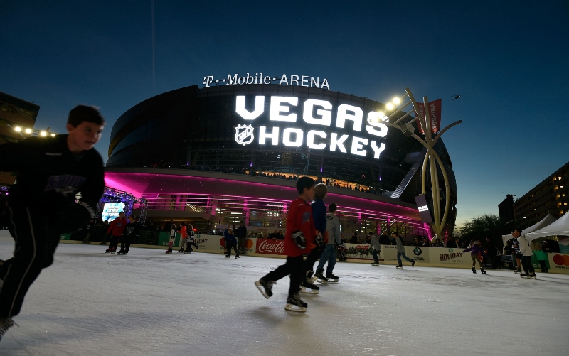 Takhle by měla vypadat aréna hokejistů Vegas. Kteří hráči v ní v jejich dresech budou hrát, je ale zatím nejasné.