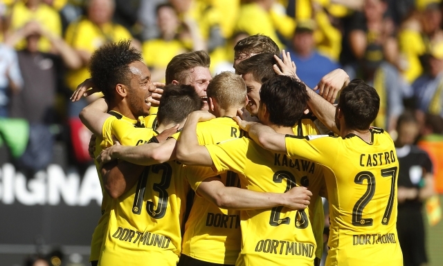 Dortmund oslavuje. Dortmund oslavuje.