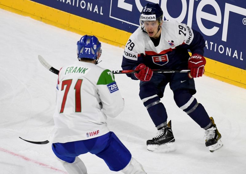 Slovenští hokejisté porazili Itálii těsně 3:2 v prodloužení.
