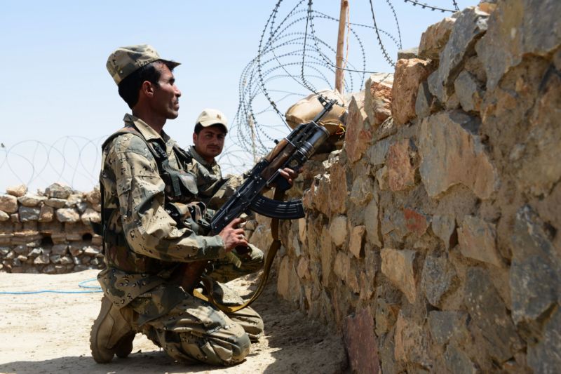 Vojáci na afghánsko-pákistánské hranici. Vojáci na afghánsko-pákistánské hranici.