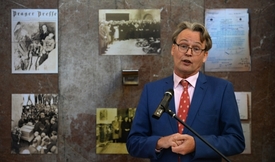 Ředitel naardenského muzea Hans van der Linde.