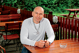 Lou Fanánek Hagen.