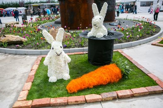 Sezona v Kroměříži bude pokračovat expozicí Floria Léto v srpnu. Sezona v Kroměříži bude pokračovat expozicí Floria Léto v srpnu.