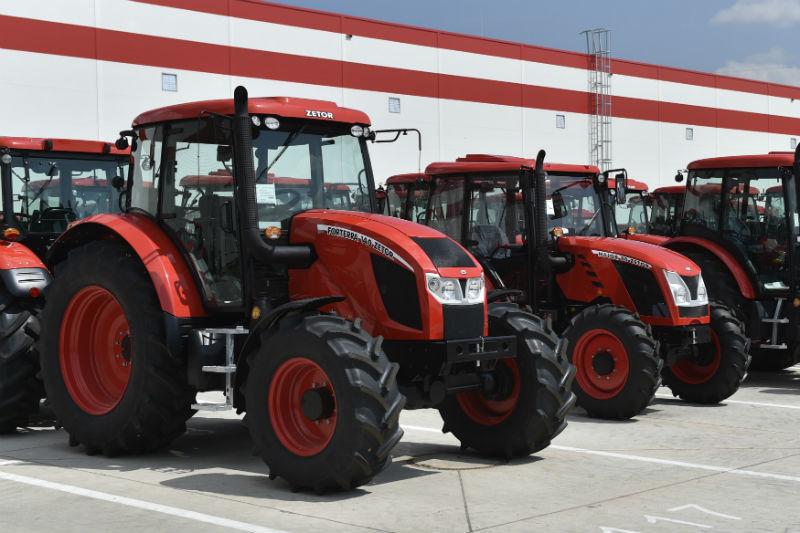 Traktory od společnosti Zetor (ilustrační foto). Traktory od společnosti Zetor (ilustrační foto).