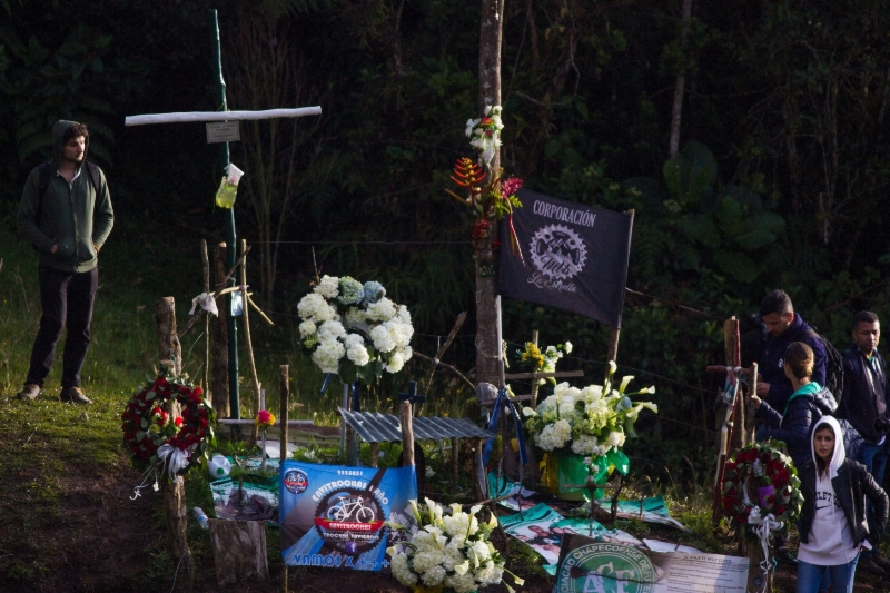 Takhle to teď vypadá na místě letecké tragédie fotbalistů Chapecoense.