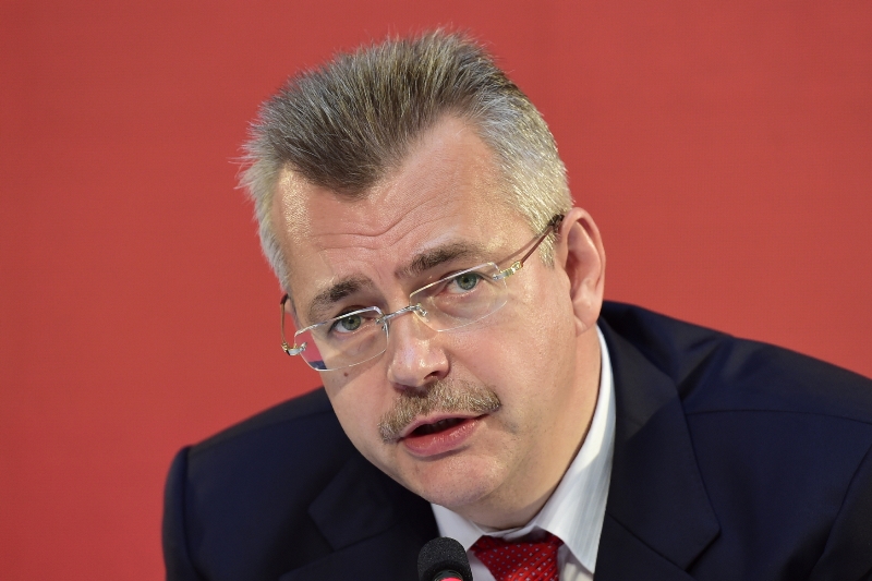 Slavia s Jaroslavem Tvrdíkem (na snímku) v čele vystupuje proti Romanu Berbrovi nejaktivněji. Slavia s Jaroslavem Tvrdíkem (na snímku) v čele vystupuje proti Romanu Berbrovi nejaktivněji.