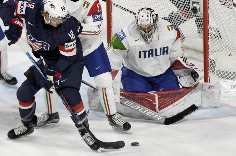 USA na mistrovství nedalo šanci Itálii a porazilo ji 3:0. USA na mistrovství nedalo šanci Itálii a porazilo ji 3:0.
