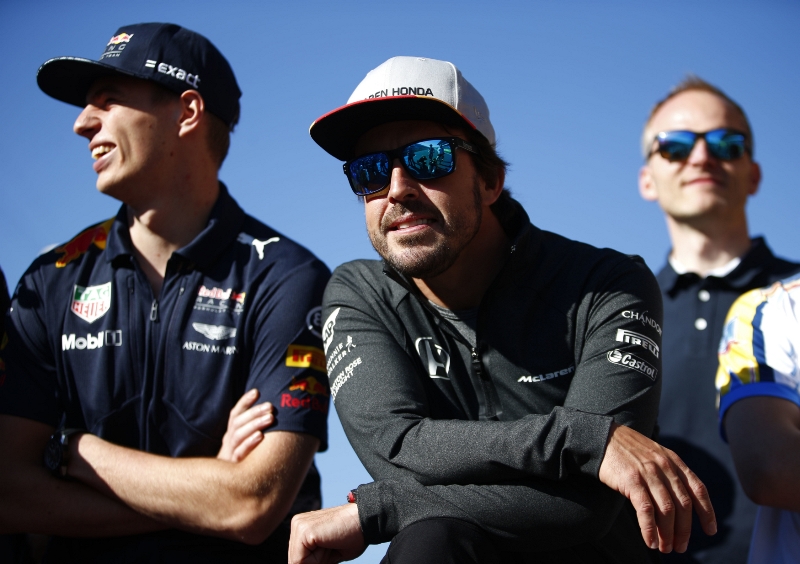Fernando Alonso nebyl spokojený s autem před sezonou, není spokojený ani teď a pravděpodobně spokojený nebude ani o víkendovém závodě ve Španělsku. Fernando Alonso nebyl spokojený s autem před sezonou, není spokojený ani teď a pravděpodobně spokojený nebude ani o víkendovém závodě ve Španělsku.