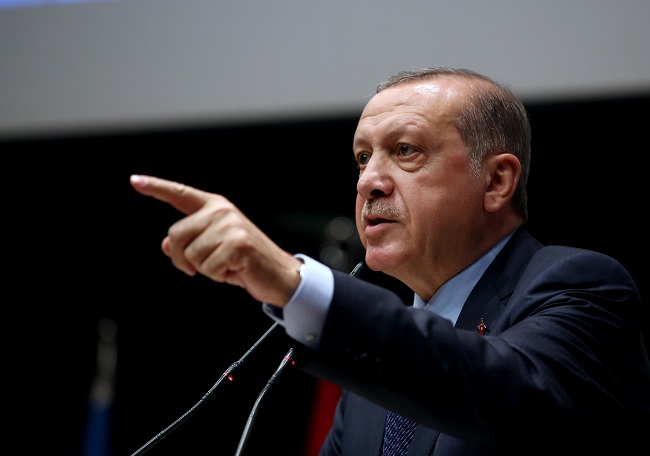 Turecký prezident Recep Tayyip Erdoğan kritizoval Spojené státy. Turecký prezident Recep Tayyip Erdoğan kritizoval Spojené státy.