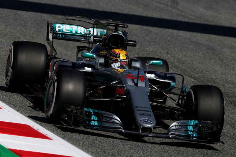Lewis Hamilton opanoval dnešní volný trénink. Lewis Hamilton opanoval dnešní volný trénink.