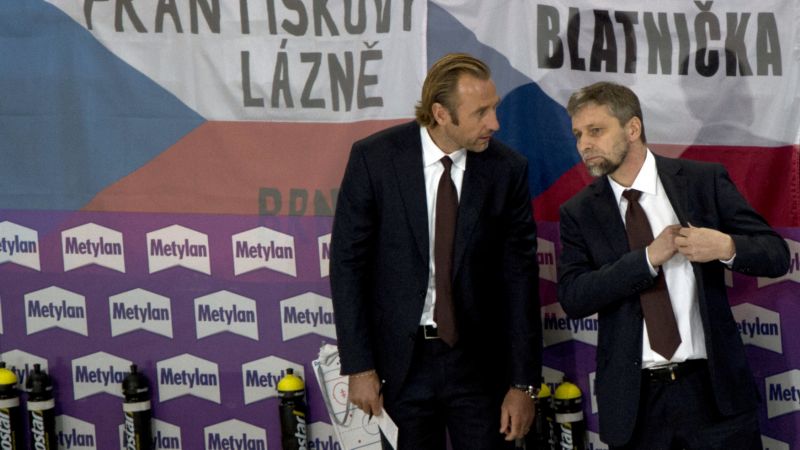 Josef Jandač při debatě s Václavem Prospalem.