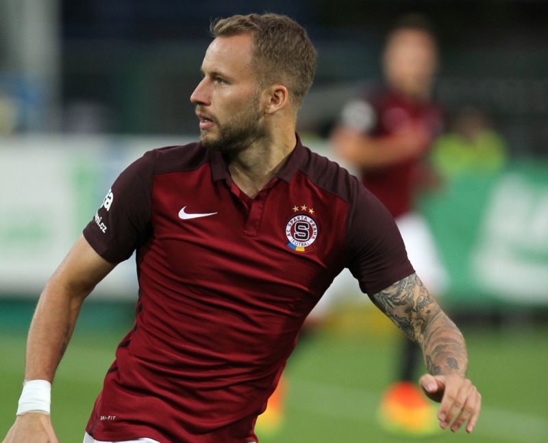 Obránce Michal Kadlec. 