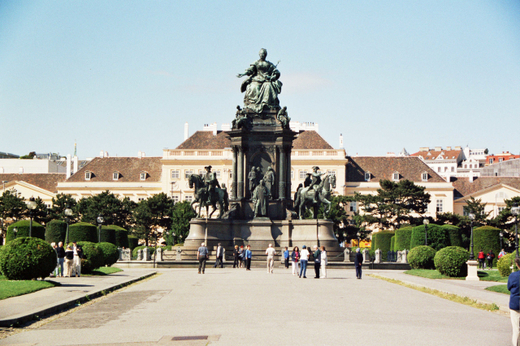 Pomník Marie Terezie na Maria Theresienplatz ve Vídni.
