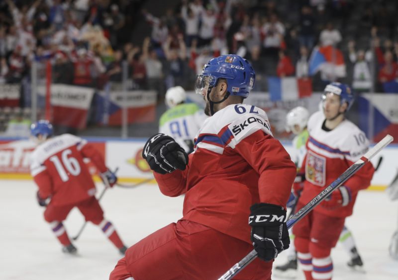 Hokejista Michal Řepík. 