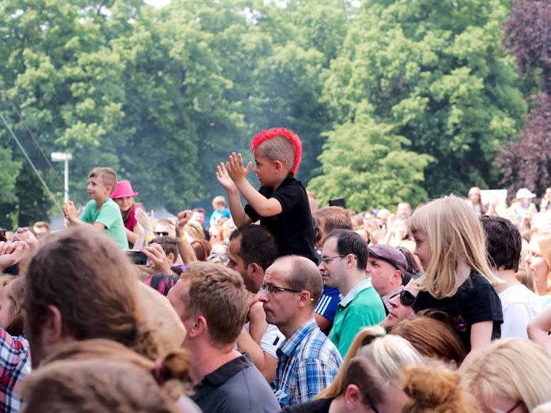 Festival Mezi ploty nabídne hudební vystoupení, divadlo, taneční představení, klauniádu i workshopy a zvířátka.