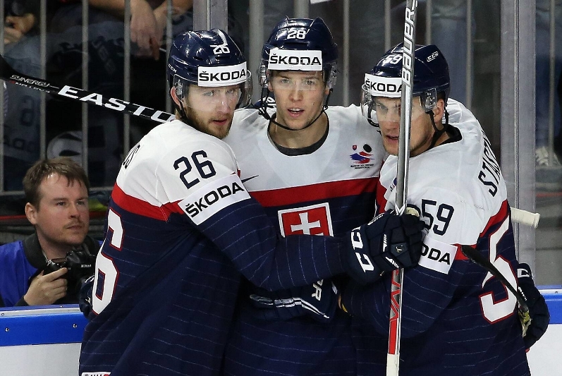 Mnoho důvodů k podobné radosti slovenští hokejisté na letošním šampionátu neměli. Mnoho důvodů k podobné radosti slovenští hokejisté na letošním šampionátu neměli.