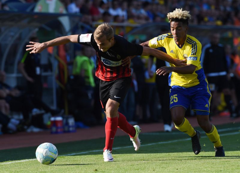 Zlín ve finále MOL CUpu porazil druholigovou Opavu. Zlín ve finále MOL CUpu porazil druholigovou Opavu.