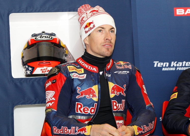 Motocyklista Nicky Hayden na tom není vůbec dobře. 