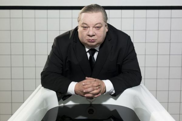 Norbert Lichý v roli Karla Kopfrkingla.