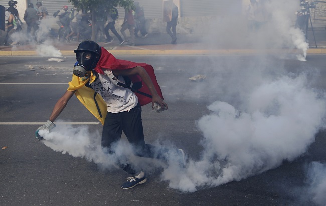 Ve Venezuele už téměř dva měsíce trvají protivládní protesty. 