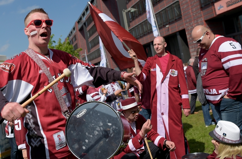 Lotyšští fanoušci mohou slavit, za čtyři roky se bude šampionát konat v jejich zemi. Lotyšští fanoušci mohou slavit, za čtyři roky se bude šampionát konat v jejich zemi.
