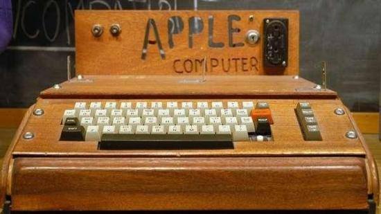 Apple I.