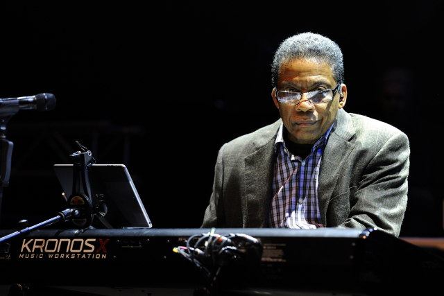 Skladatel a pianista Herbie Hancock.