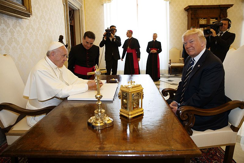 Papež František při setkání s americkým prezidentem Donaldem Trumpem.