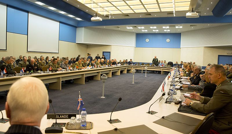 Jednání NATO v Bruselu.