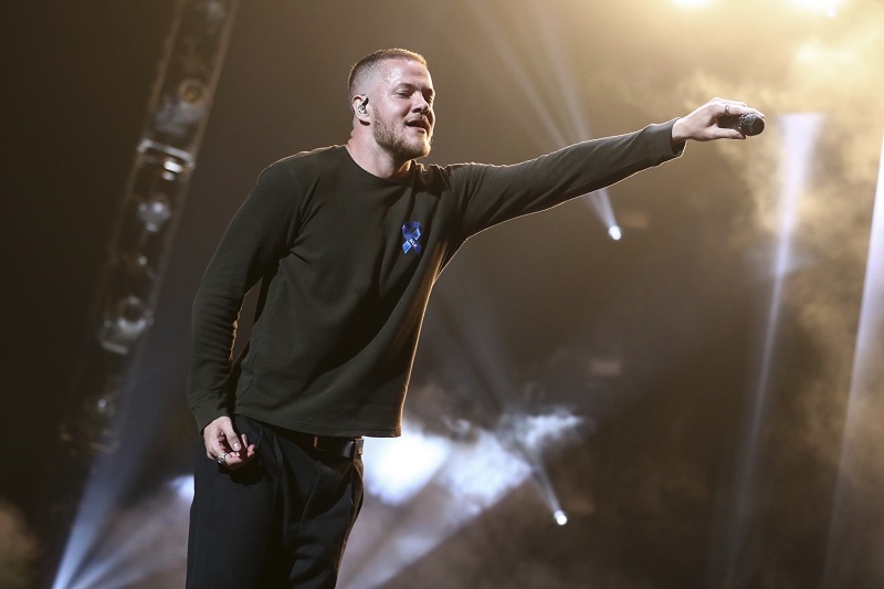 Festival zahájí kapela Imagine Dragons.