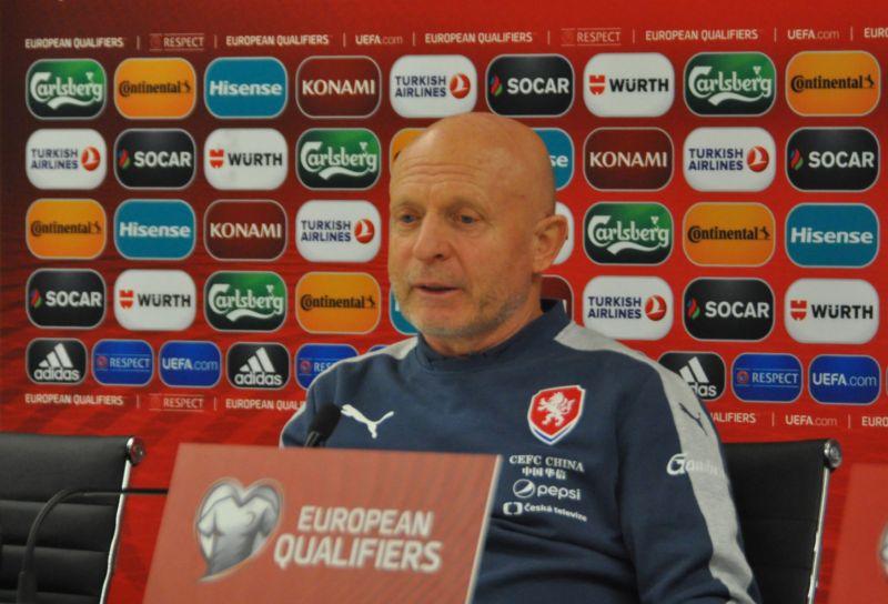 Trenér české fotbalové reprezentace Karel Jarolím.