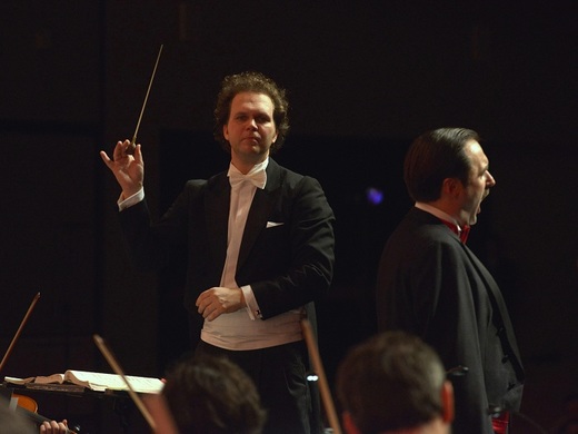Šéfdirigent Tomáš Brauner. Šéfdirigent Tomáš Brauner.