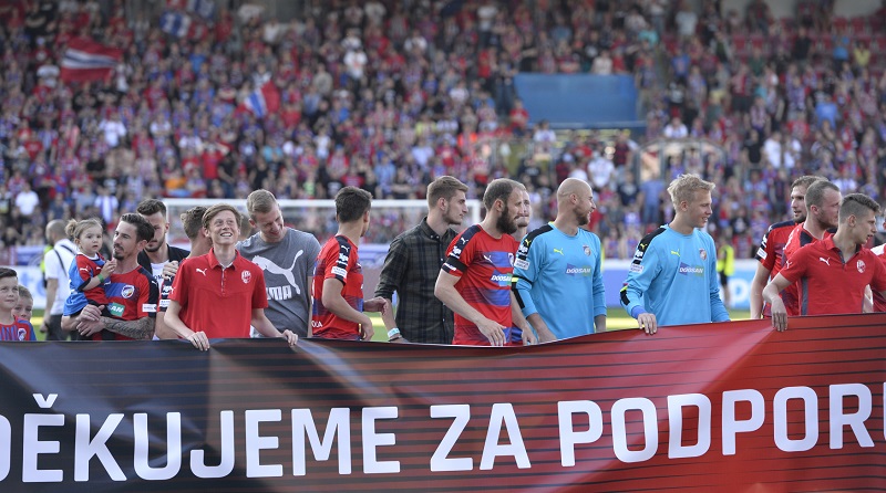 Fotbalisté Plzně děkují fanouškům za podporu v průběhu sezóny 