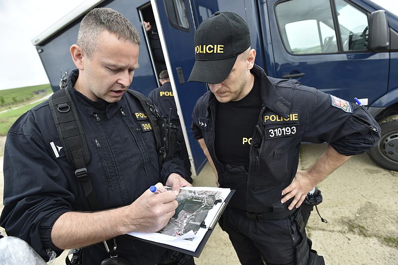 Plánované posílení policie má vyjít na 8,3 miliardy korun. Peníze půjdou do platů a vybavení nových členů policie.