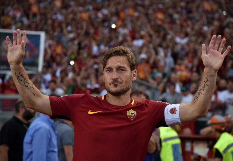 Legenda skončila, dojatý Francesco Totti odehrál poslední zápas za AS Řím.
