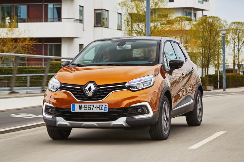 Na nezájem zákazníků si model Captur stěžovat nemůže.