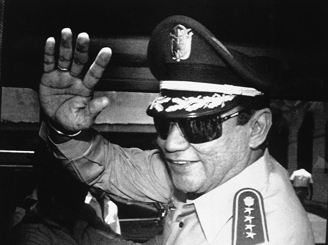 Generál Manuel Noriega.