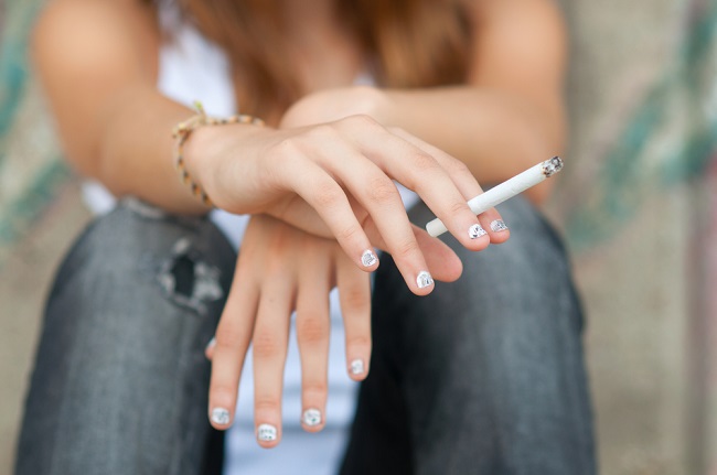 Jeden obyvatel předloni v průměru vykouřil 2010 cigaret (ilustrační foto).