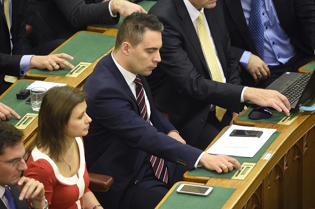 Šéf Jobbiku Gábor Vona.