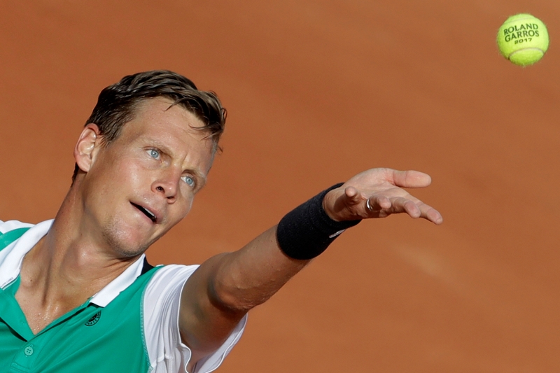 Tomáš Berdych v Paříži první kolo zvládl. Tomáš Berdych v Paříži první kolo zvládl.
