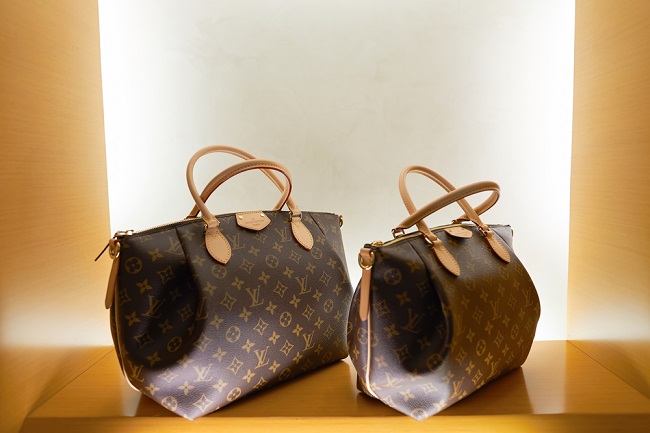 ČOI odhalila prodej padělků kabelek Louis Vuitton (ilustrační foto).