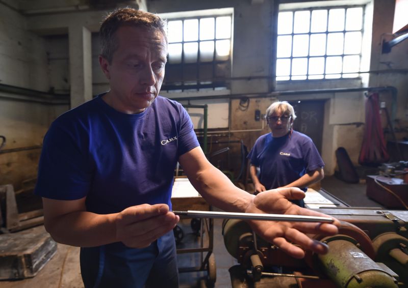 Výroba pilníků ve firmě Ajax. Výroba pilníků ve firmě Ajax.