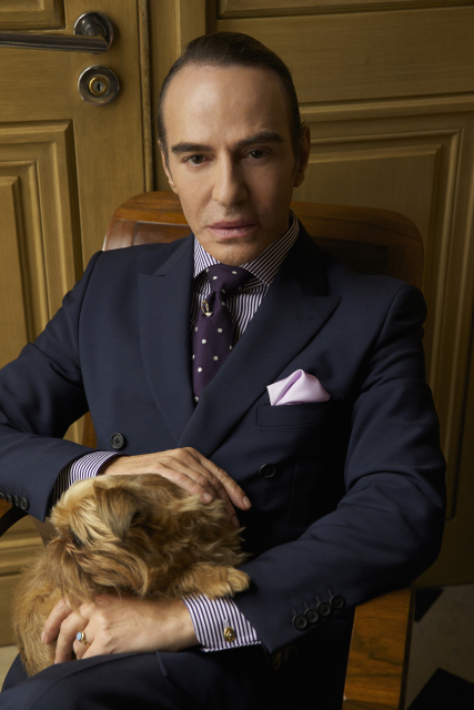 Návrhář John Galliano. Návrhář John Galliano.
