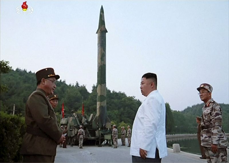 Severní Korea provádí testy balistických raket již tři týdny.