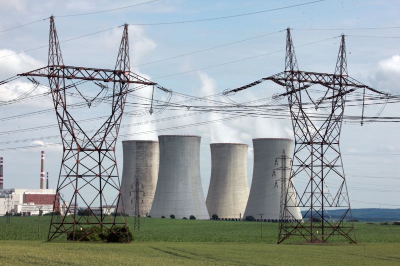 Jaderná elektrárna Dukovany.