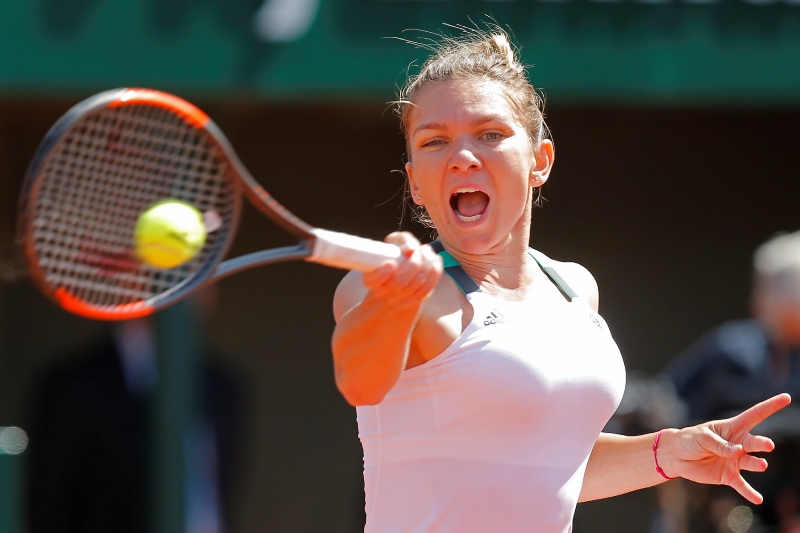 Simona Halepová je v Paříži zatím suverénní.