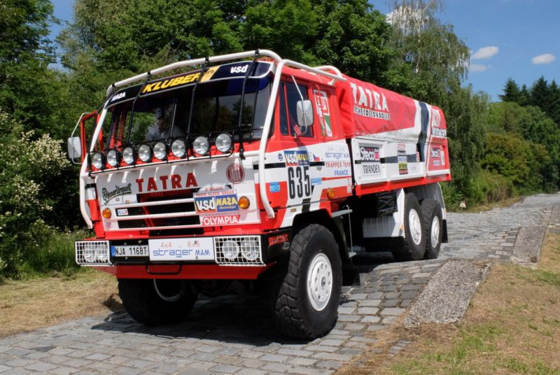Historický vůz se zúčastnil Rallye Paříž - Dakar v roce 1986.