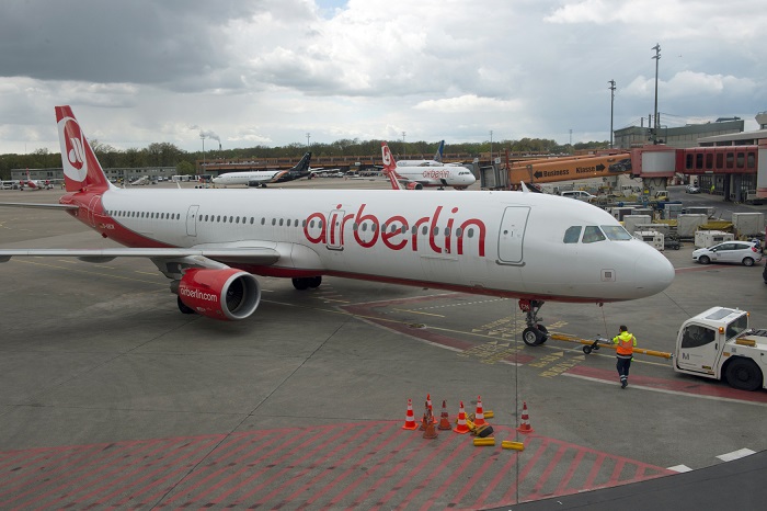 Letadlo společnosti Air Berlin. Letadlo společnosti Air Berlin.