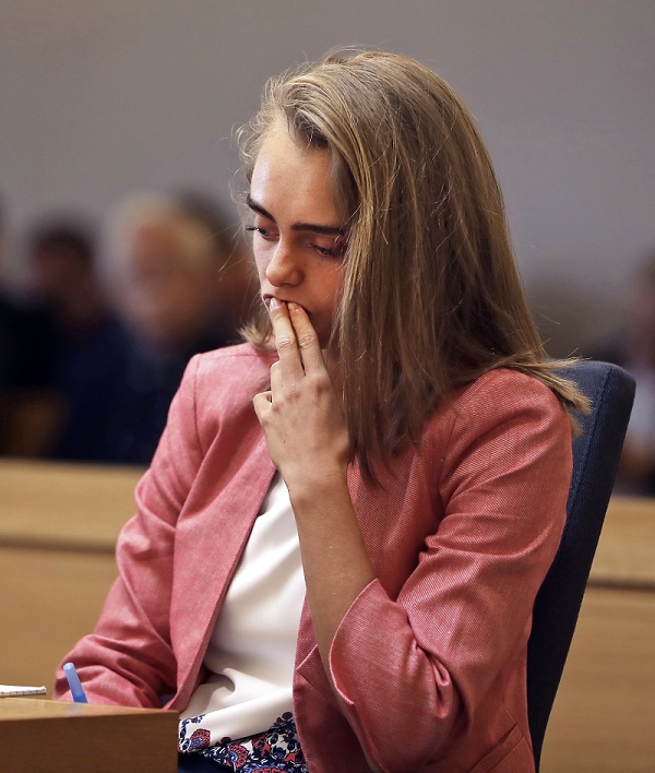 Michelle Carterová před soudem. Michelle Carterová před soudem.