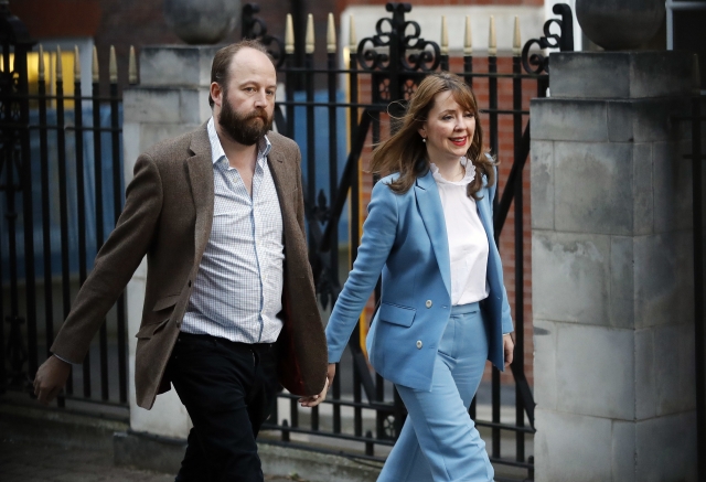 Nick Timothy a Fiona Hillová. Nick Timothy a Fiona Hillová.